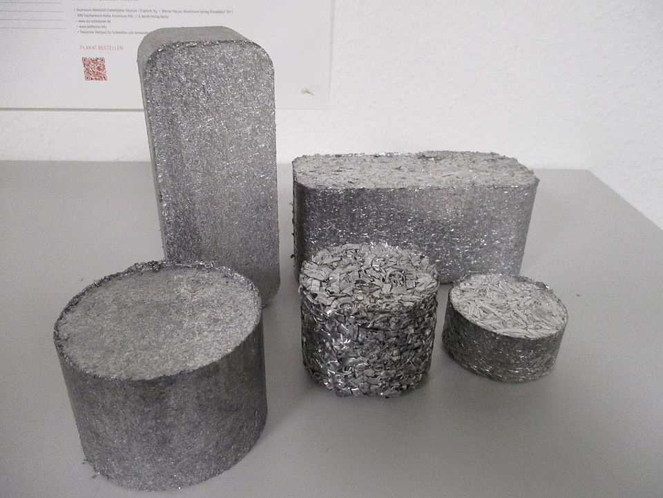 Aluminum briquettes in various shapes